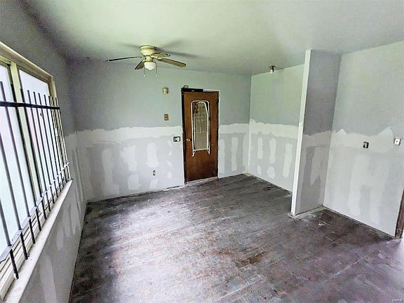 5th image of 638 Terrace Dr
