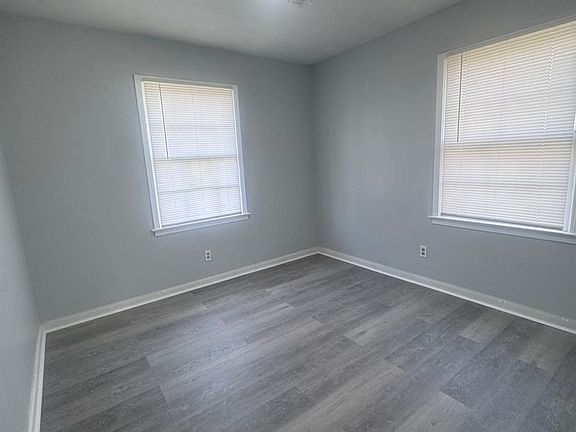 3rd image of 4611 Virginia Loop Rd