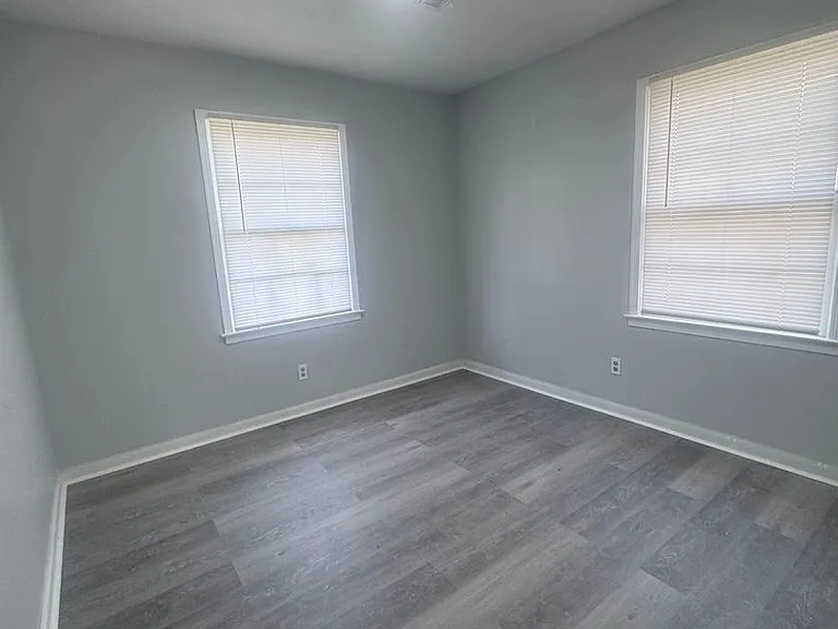 4611 Virginia Loop Rd — Photo 3