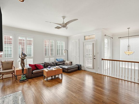 5th image of 1409 Michigan St