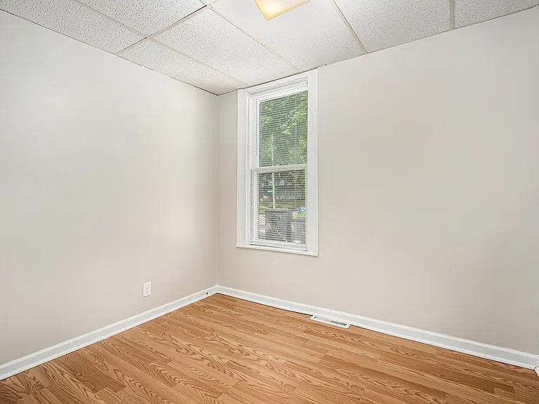 792 W Forest Ave — Photo 9