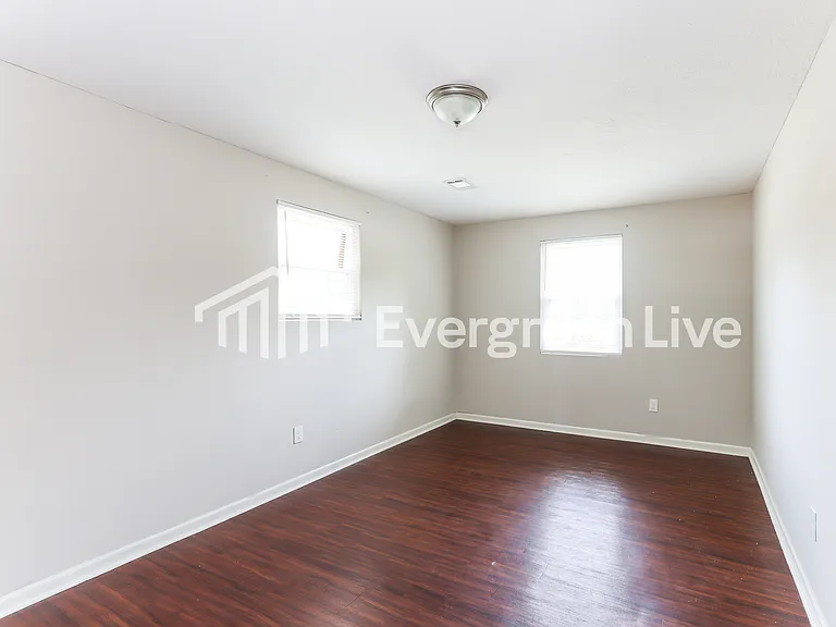 2640 Crosscreek Rd — Photo 10