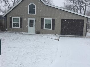 841 Marie Ave, Machesney Park, IL 61115