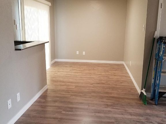 5th image of 407 Trinidad Dr
