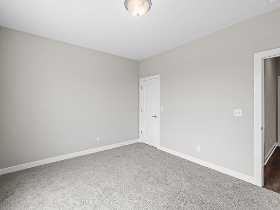 5th image of 322 N Bentley Dr