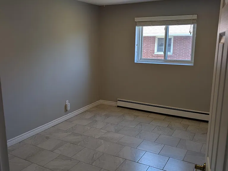 15 Bolton Ave #3 — Photo 9