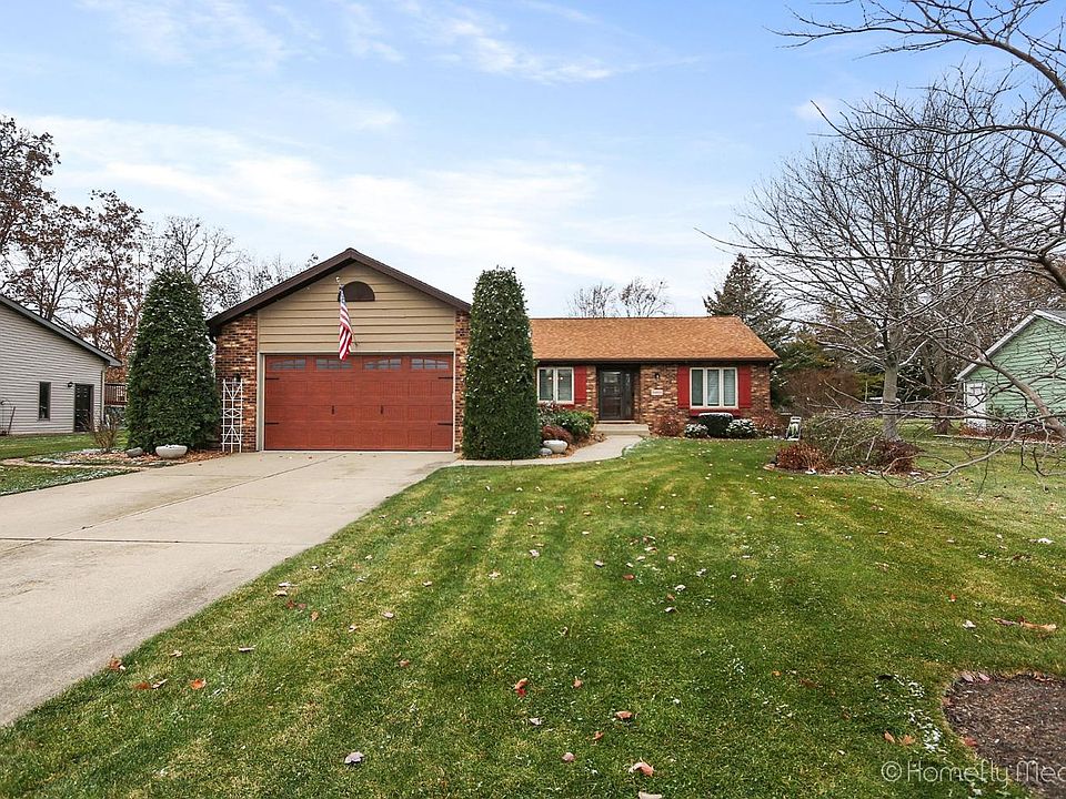 1st image of 9460 W Oakridge Dr