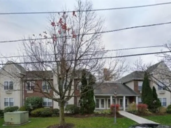 25 Crest St APT 206, Westwood, NJ 07675