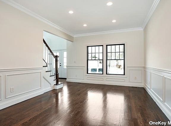 4th image of 4 Voorhis Dr