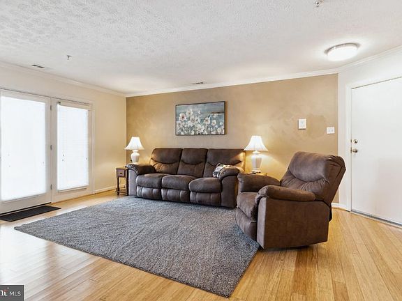 4th image of 2405 Forest Edge Ct Unit 104