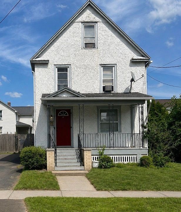 1st image of 32 Chestnut St