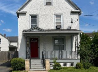 32 Chestnut St, Auburn, NY 13021