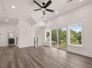 2711 Dennis St, Houston, TX 77004