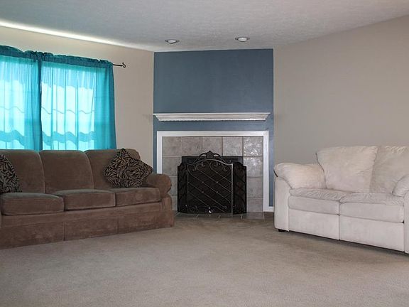 3rd image of 5931 Sugarloaf Dr