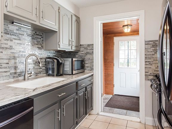 new kitchen in grey tones