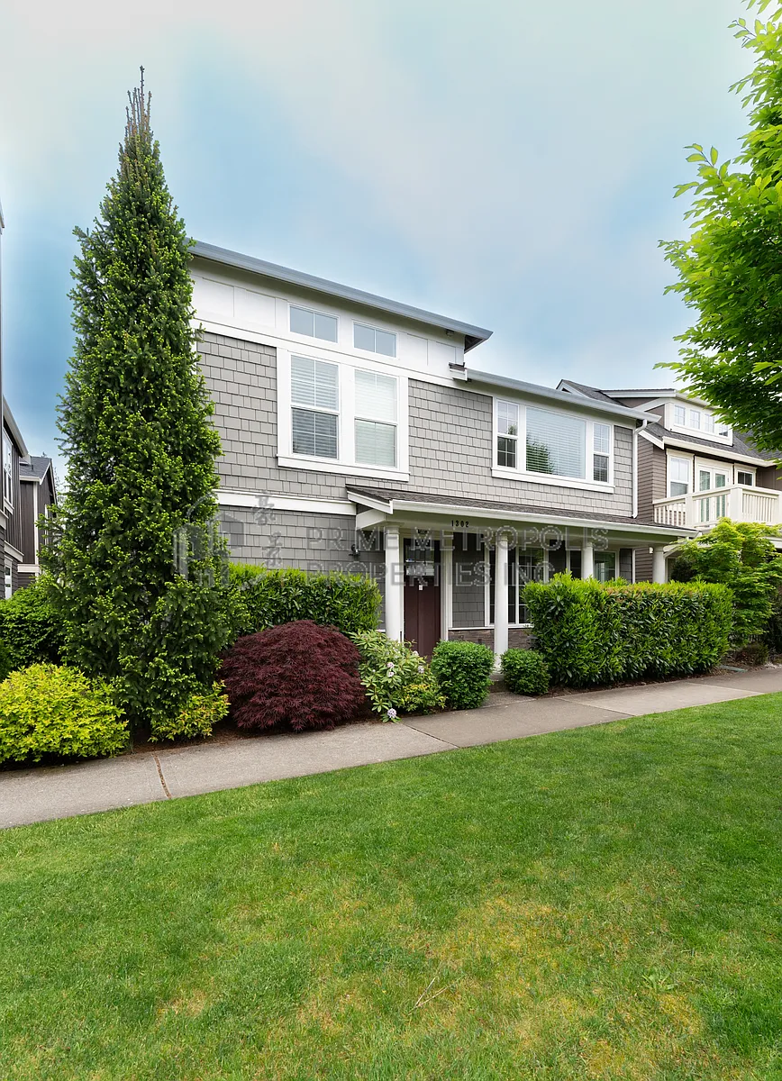 Building Photo - 1302 Pine Crest Cir NE