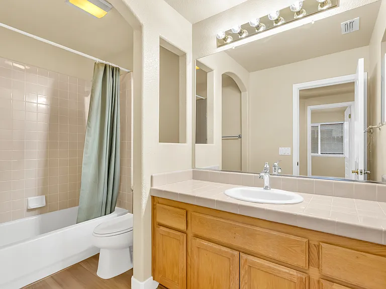 8795 Monterey Oaks Dr — Photo 31