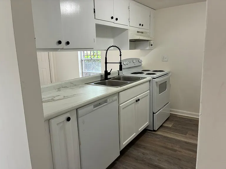 2326 Winston Way — Photo 3