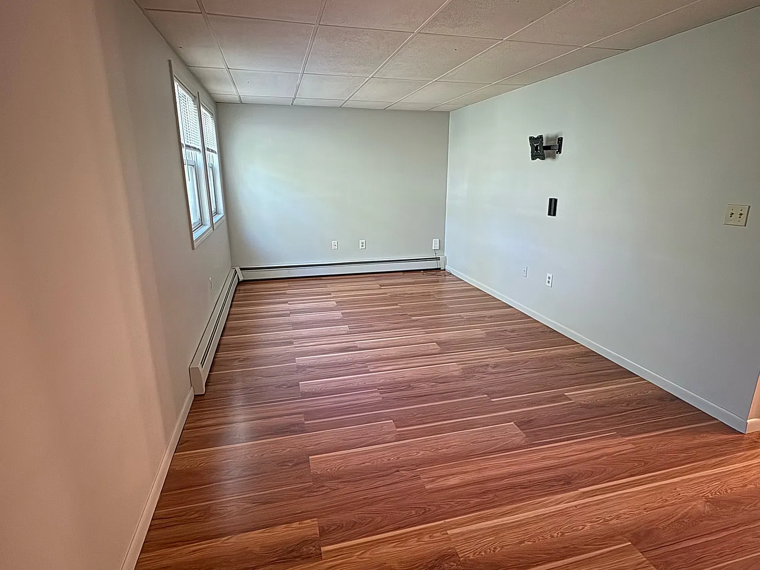 135 Glenwood Drive - 3 — Photo 1