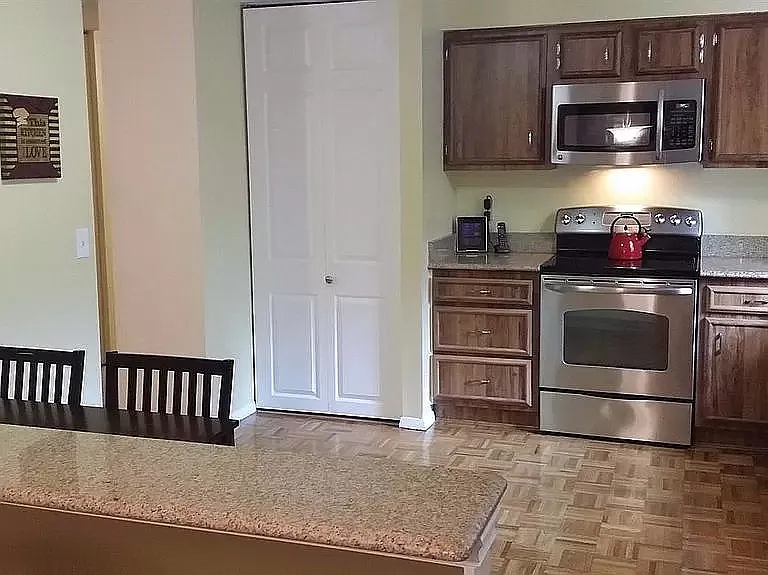 8632 High Trail Ct — Photo 5
