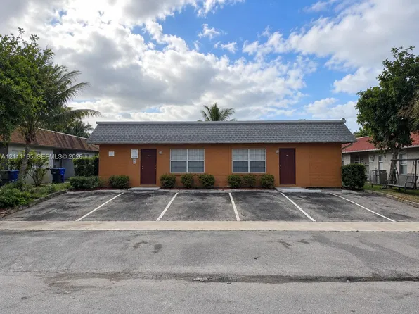 7860 SW 10th Ct, Pompano Beach, FL 33068