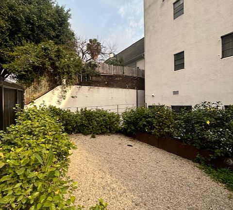 3rd image of 3919 W 8th St #13