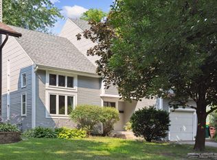 4405 Shoreview Rd, Robbinsdale, MN 55422