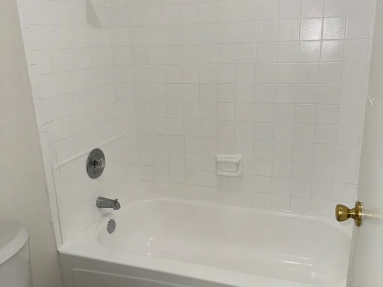 2321 E Commonwealth Ave #23 — Photo 10