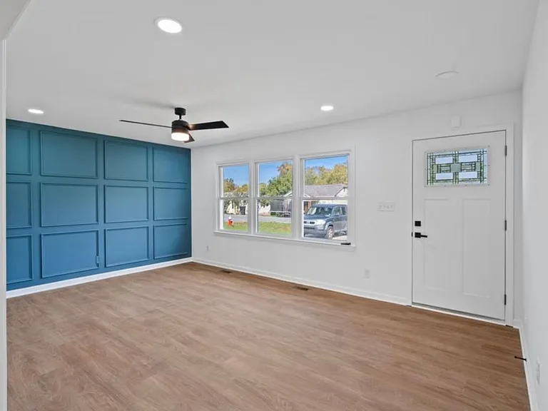 1124 Jackson St — Photo 7