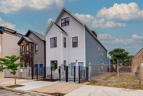 1746 N California Ave #CH Photo 1
