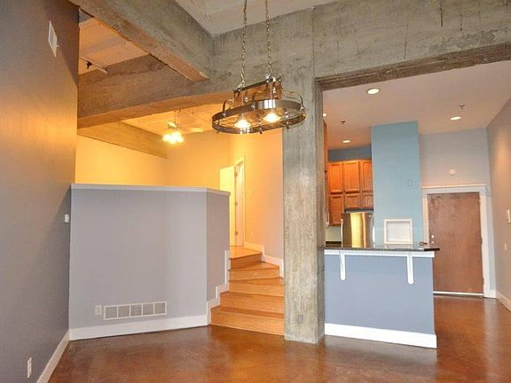 2nd image of 611 N Park Ave #1