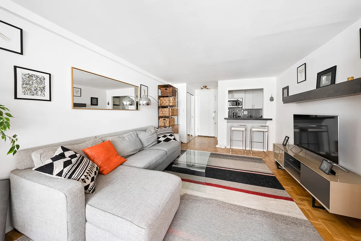 310 East 70th Street #5G in Lenox Hill, Manhattan | StreetEasy