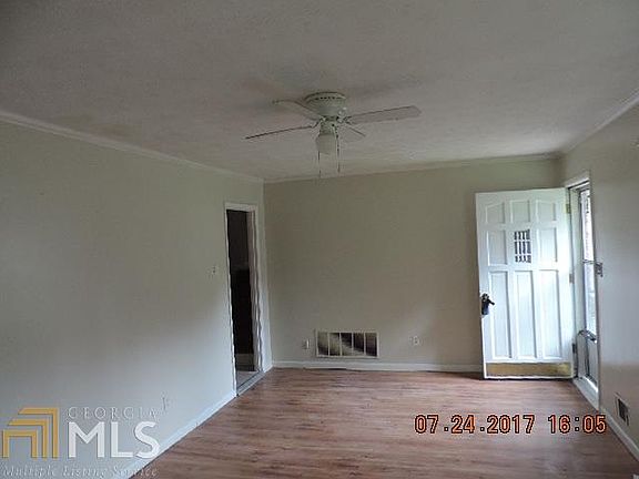 3rd image of 1036 Pinecrest Dr