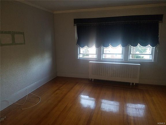 3rd image of 60 Fowler Ave