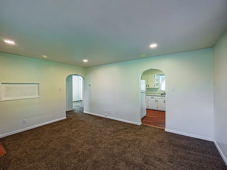 1909 Taylor Ave — Photo 16