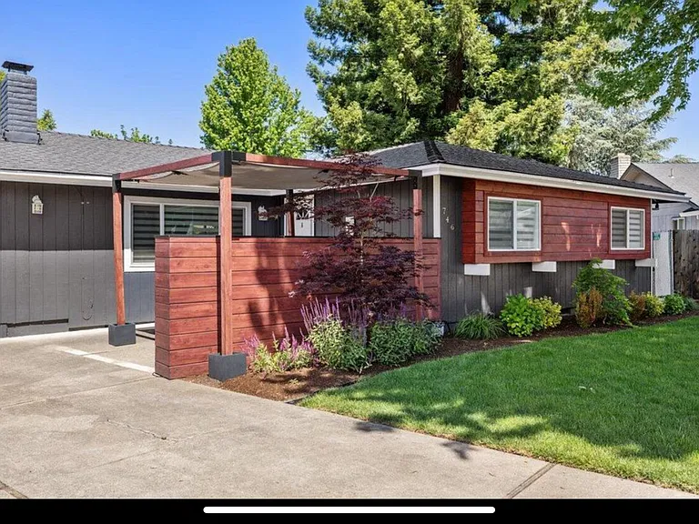 746 Hemlock Ct — Photo 5