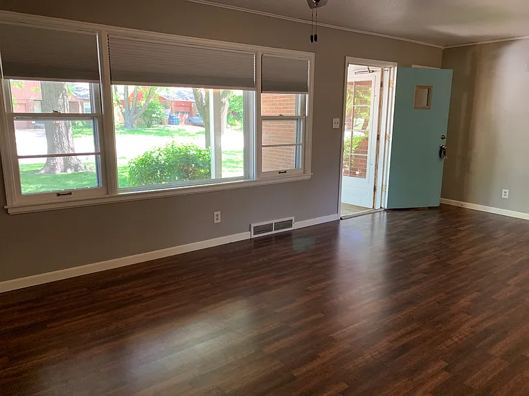5825 Rockwood Rd — Photo 3