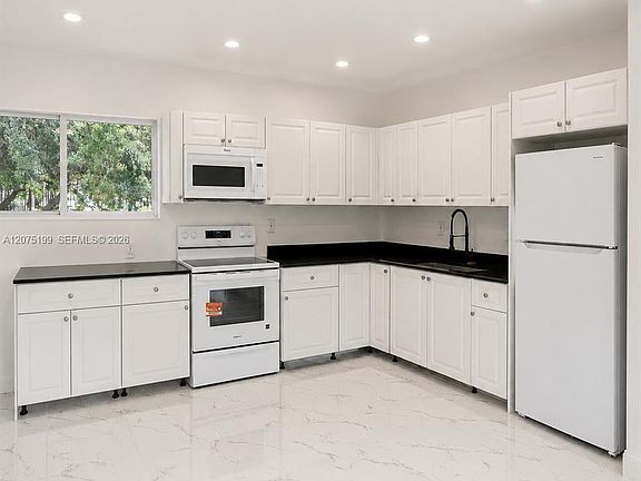 4th image of 901 NW 116th St