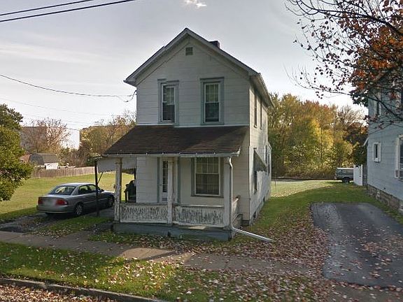 2nd image of 467 E Clark St