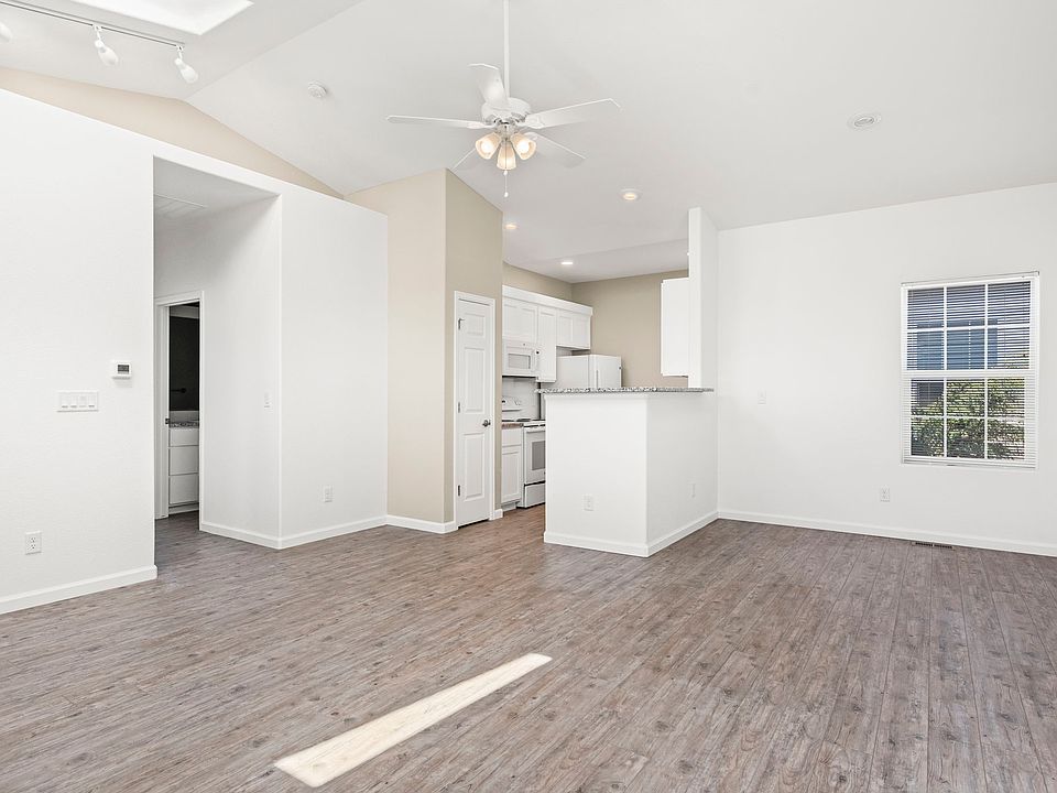 1st image of 2462 Pelican Way