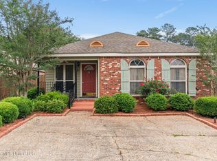 5 Bridgefield Ct, Hattiesburg, MS 39402
