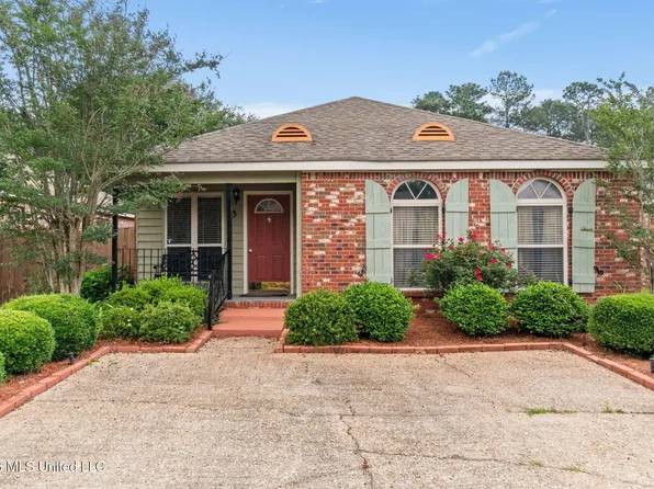 5 Bridgefield Ct, Hattiesburg, MS 39402