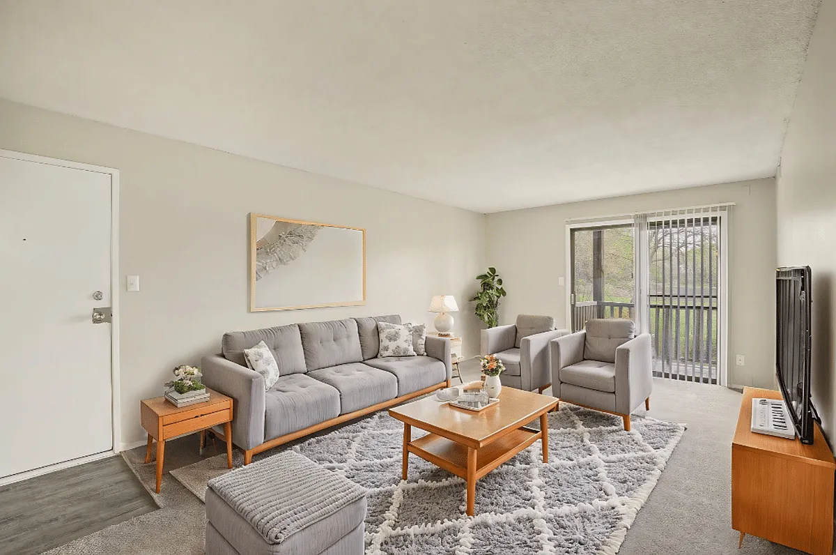 8633 E Utopia Pkwy — Photo 4