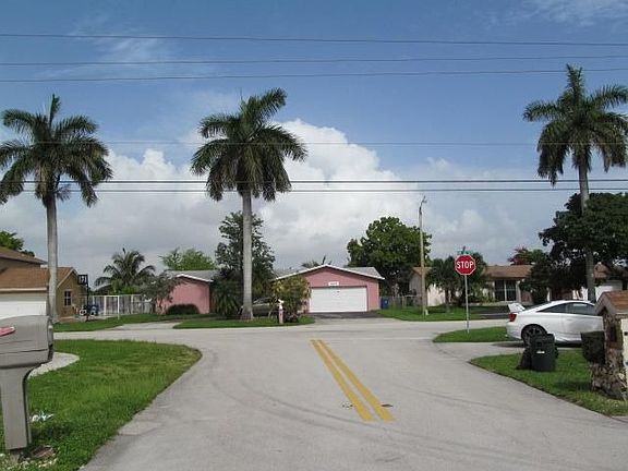 2nd image of 11500 NW 36th Pl