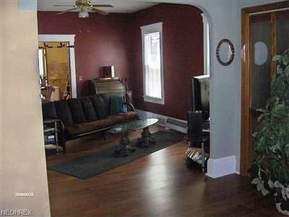 3rd image of 3313 W 41st St