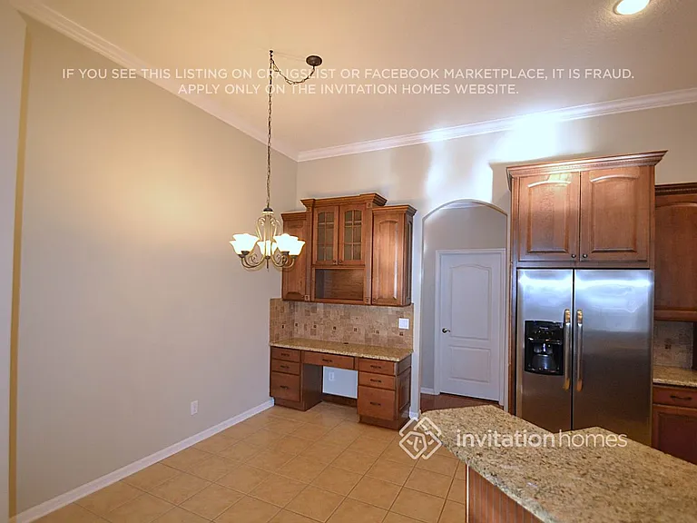 3410 Eastmonte Dr — Photo 5