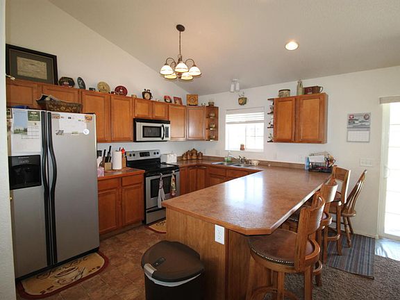2nd image of 3912 Melrose Pl