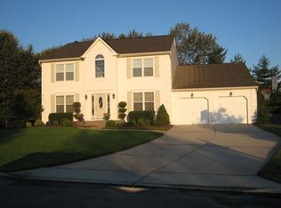 12 Cherrywood Ct, Cherry Hill, NJ 08003