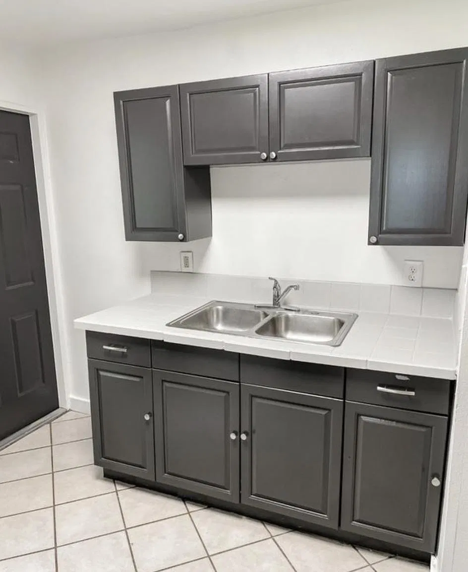 3 bed, 1000 sqft, $1,600 — Photo 4