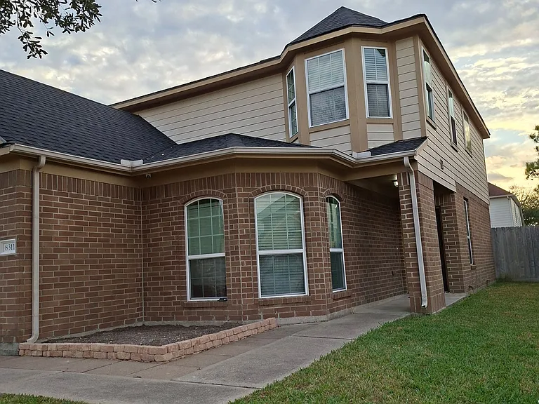 8311 Caraway Lake Cir — Photo 2